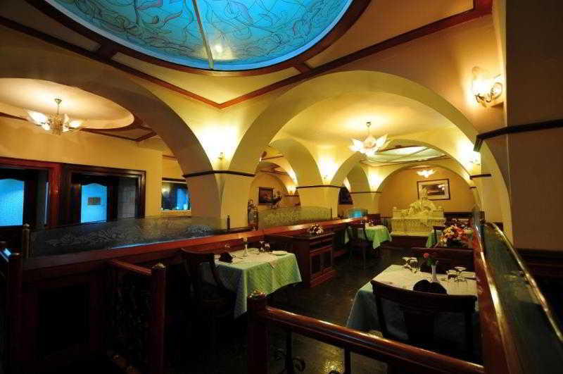 Speke Hotel 1996 Ltd Kampala Dış mekan fotoğraf
