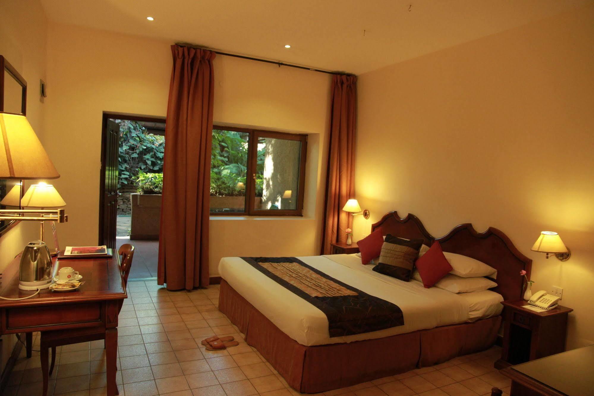 Speke Hotel 1996 Ltd Kampala Dış mekan fotoğraf