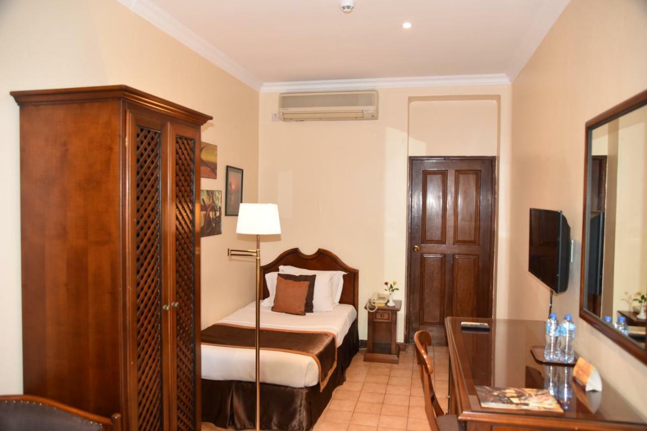 Speke Hotel 1996 Ltd Kampala Dış mekan fotoğraf